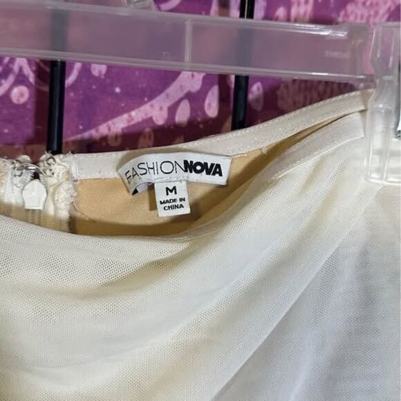 Fashion Nova Womens White Dress Ready In A Ruched Off Shoulder Size Medium - Picture 3 of 3